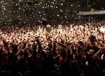 这个夏天不止有欧洲杯、奥运会，还有最嗨的特许嘉年华