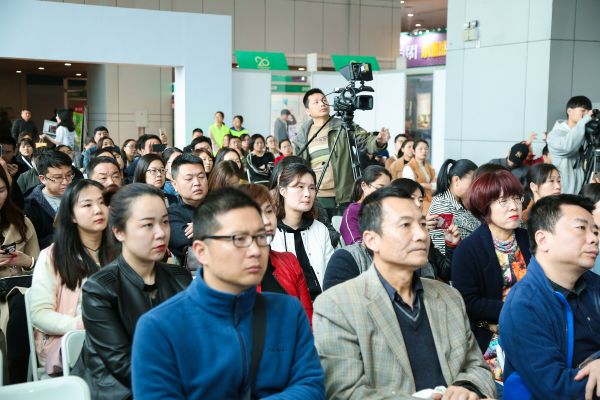 2018年中国特许加盟展武汉站现场大讲堂