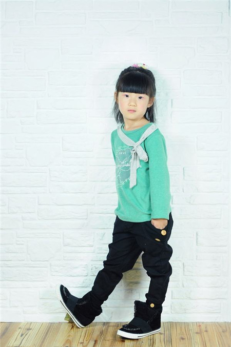 2呐威儿童装.jpg