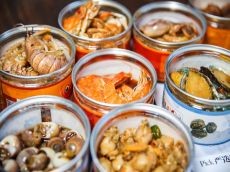 37.5°小海鲜人气美食生意红火 销售量一直名列前茅