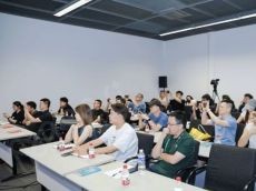 超市的餐饮化，向左走？向右走？（上）